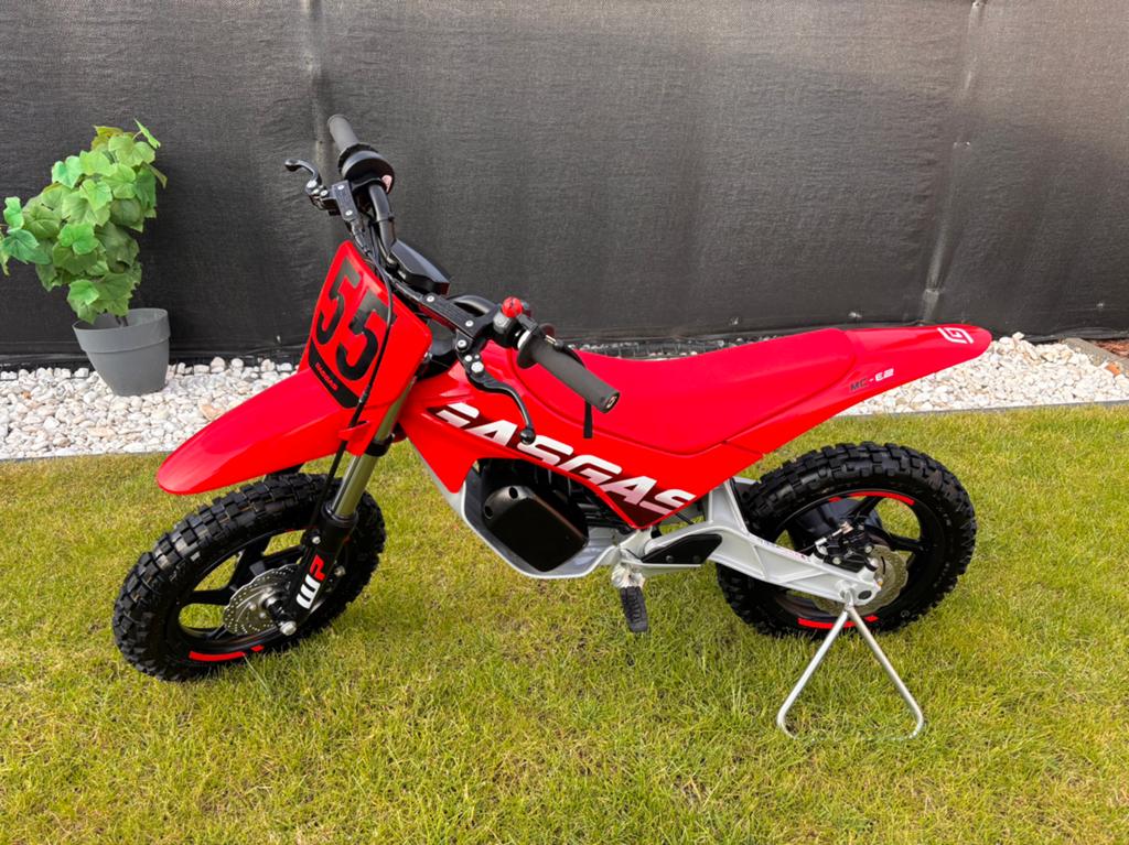 GasGas EE2, Motoren, Particulier