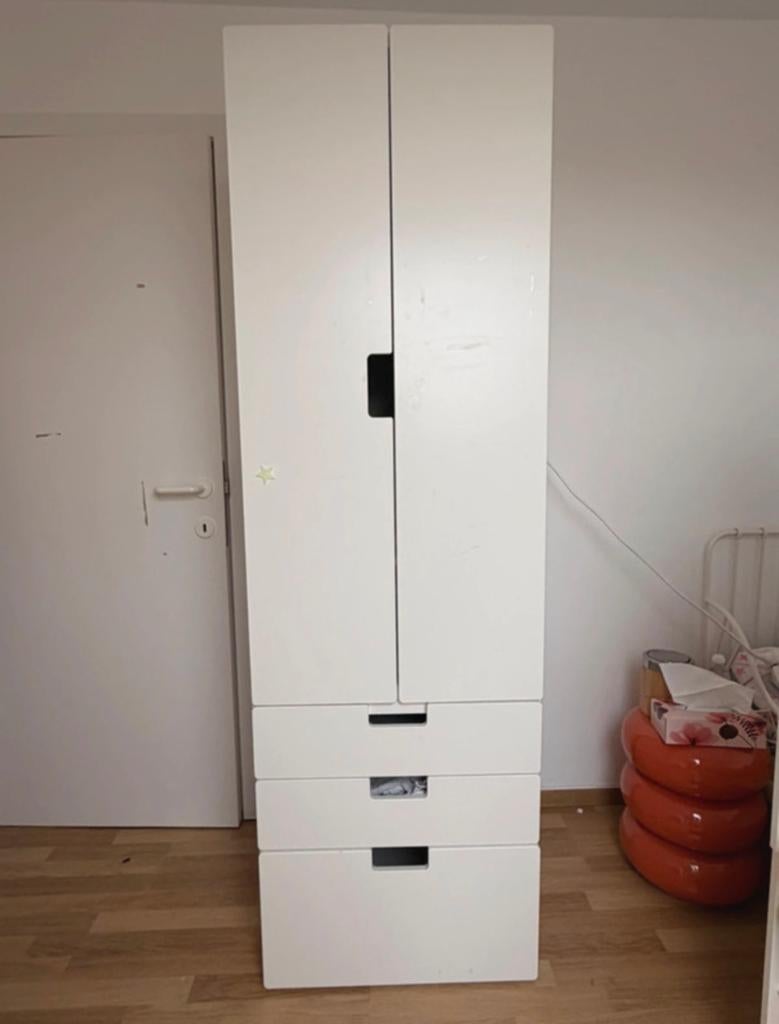 Kledingkast kinderkamer / zeer goede staat / smastad platsa, Huis en Inrichting, Ophalen, Zo goed als nieuw