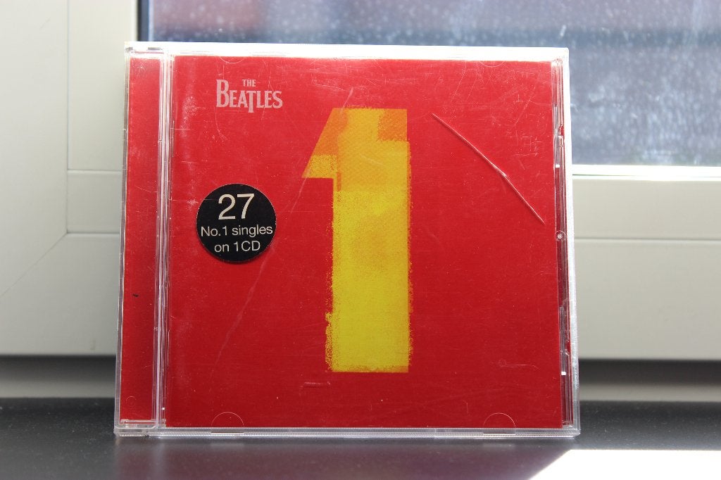 CD THE BEATLES 1 NO1 SINGLES EN 1 CD EN PARFAIT ÉTAT, Enlèvement ou Envoi