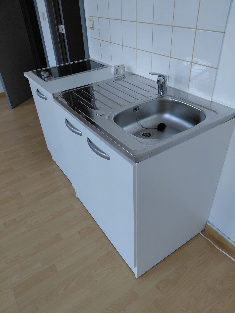Kitchenette équipée – bon état – à venir chercher à Ghlin, Ophalen, Gebruikt, Wit, Staal of Inox