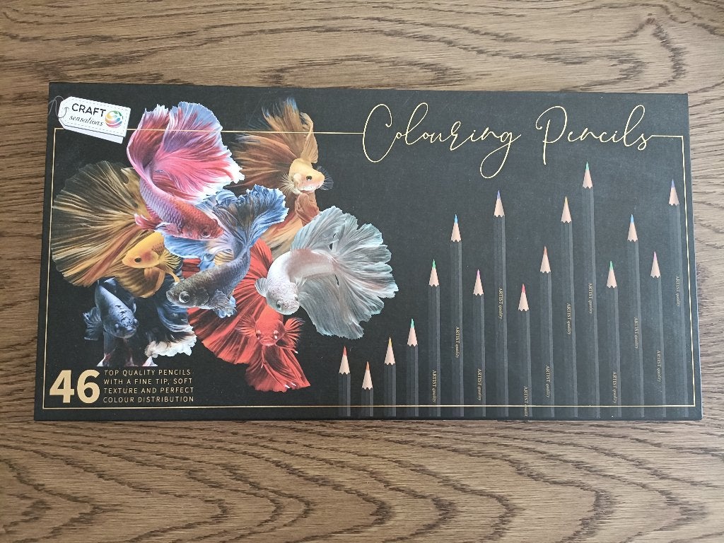 Kleurpotloden Craft Sensations - 45 van de 46 in doos, Ophalen, Zo goed als nieuw, Potlood of Stift