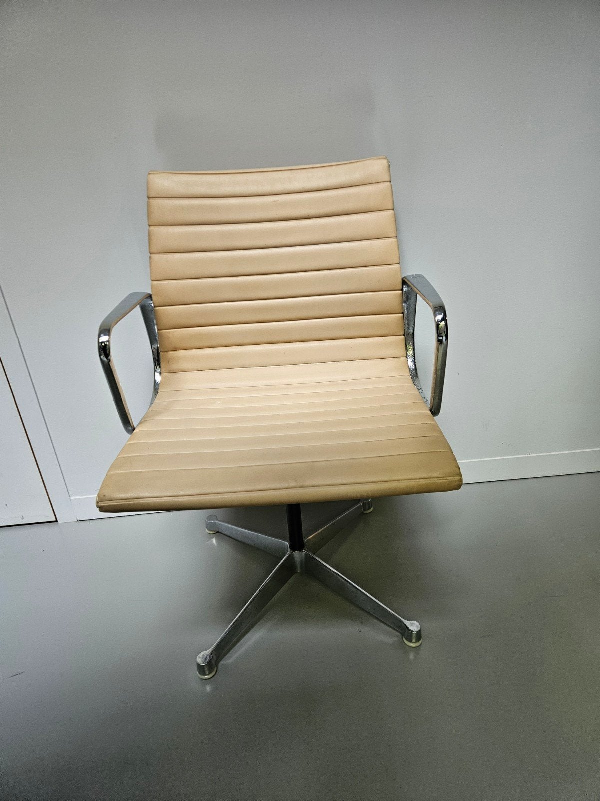 bureaustoel  Herman Miller, Eames, Huis en Inrichting, Ophalen, Bureaustoel