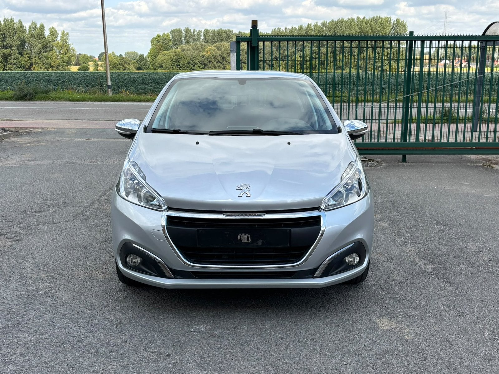 Peugeot 208 1.2 essence gps airco euro 6b, Auto's, 4 deurs, Euro 6, 1199 cc, Adaptive Cruise Control