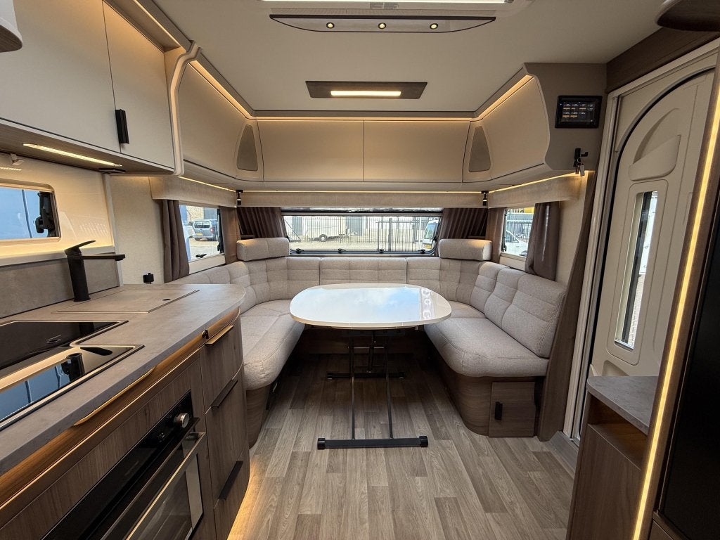 Kabe Royal 560 GLE, 6 à 7 mètres, Entreprise, Kabe, Banquette en rond