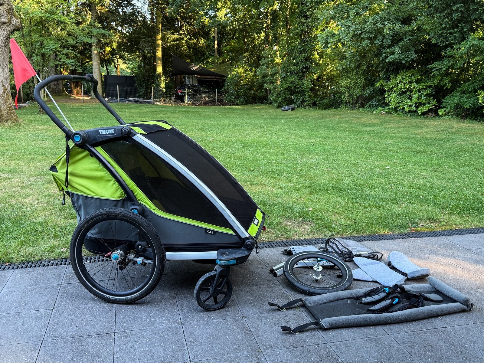 Thule Chariot Cab 2 fietskar + accessoires - nieuwstaat, Fietsen en Brommers, Ophalen, Zo goed als nieuw, Kinderkar, Vering
