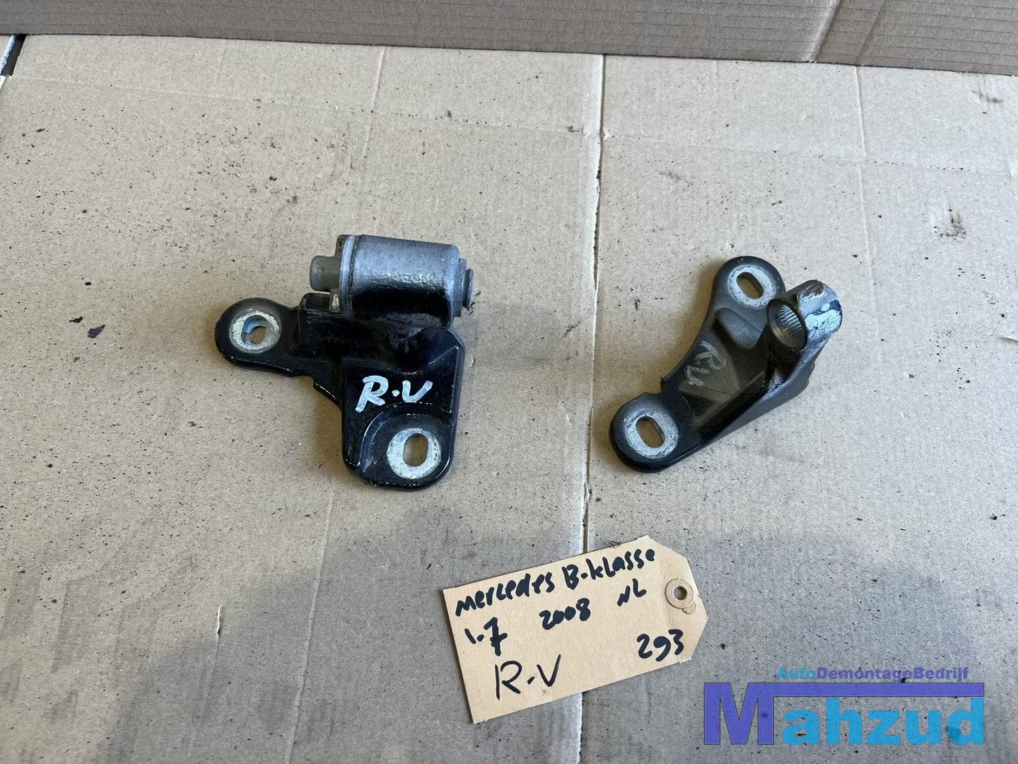 MERCEDES B-klasse W245 Rechts voor deur scharnier 2005-2011, Mercedes-Benz AG, Mercedes-Benz, Utilisé, Mercedesstrasse 120
70372  Stuttgart, DE