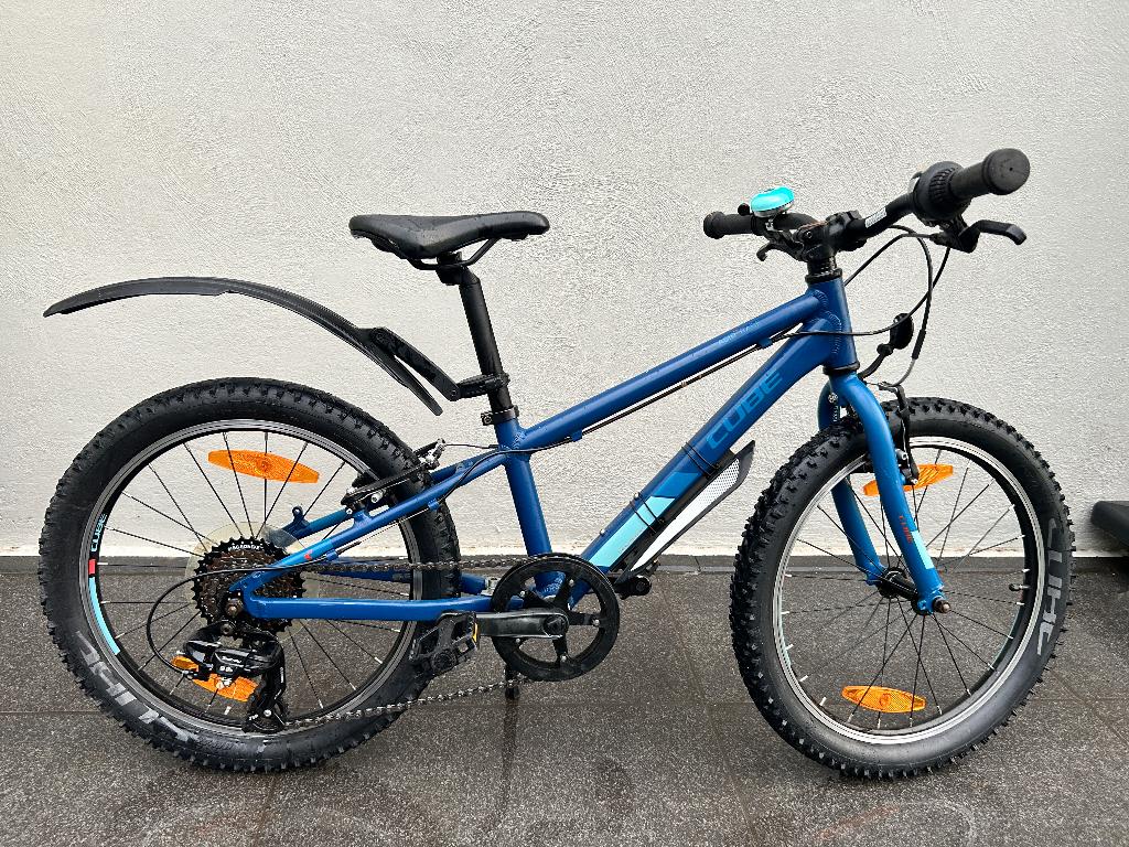 Jongens Fiets cube 20 inch, Fietsen en Brommers, Fietsen | Jongens, Zo goed als nieuw, 20 inch, Versnellingen, Velgrem, Ophalen