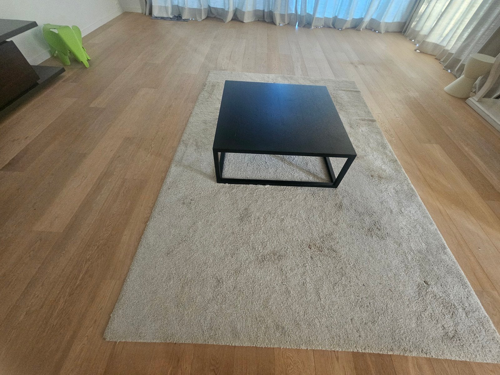 beau tapis beige à poils courts 2,00 x 3,00 - NP 139€, Enlèvement, Beige, Modern. klassiek