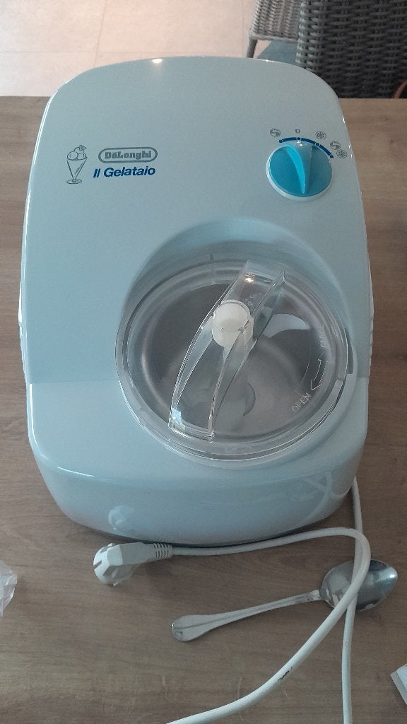Delonghi gelataio ijsmachine, Ophalen, Zo goed als nieuw, Zelfvriezend
