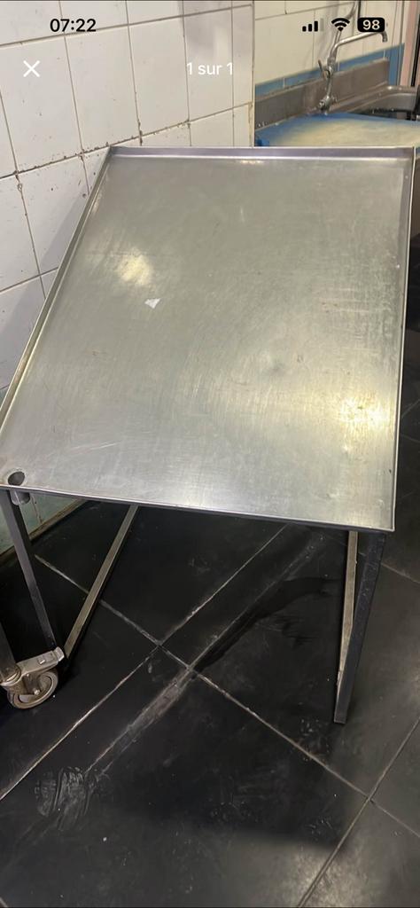 Présentoir inox, Enlèvement