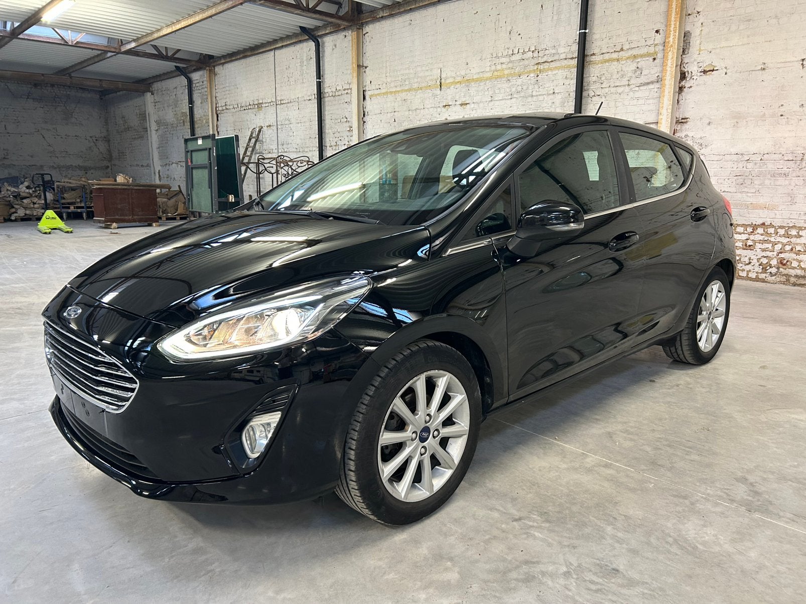 1.1 Ford Fiesta Titanium - Blanco gekeurd VVK, Auto's, 4 deurs, Euro 6, Zwart, Parkeersensor