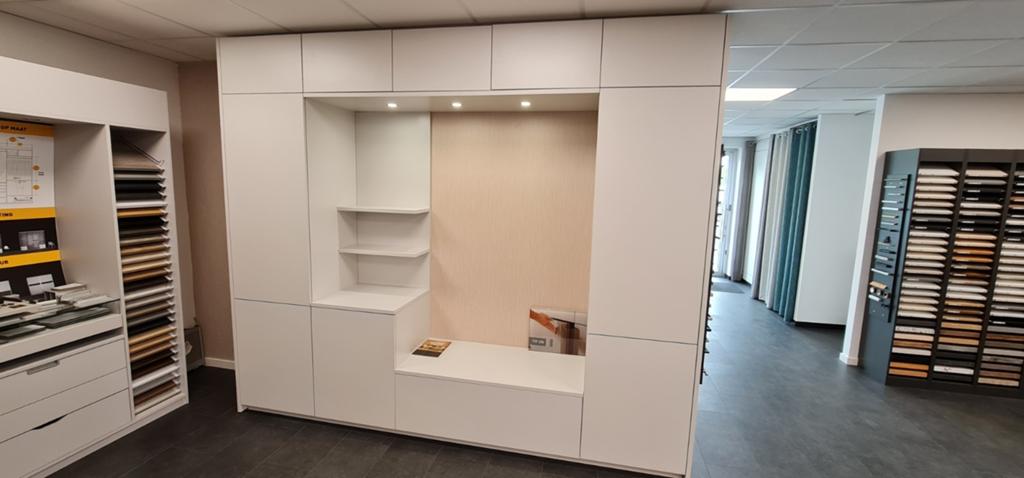 Vestiare Showroommodel, Ophalen