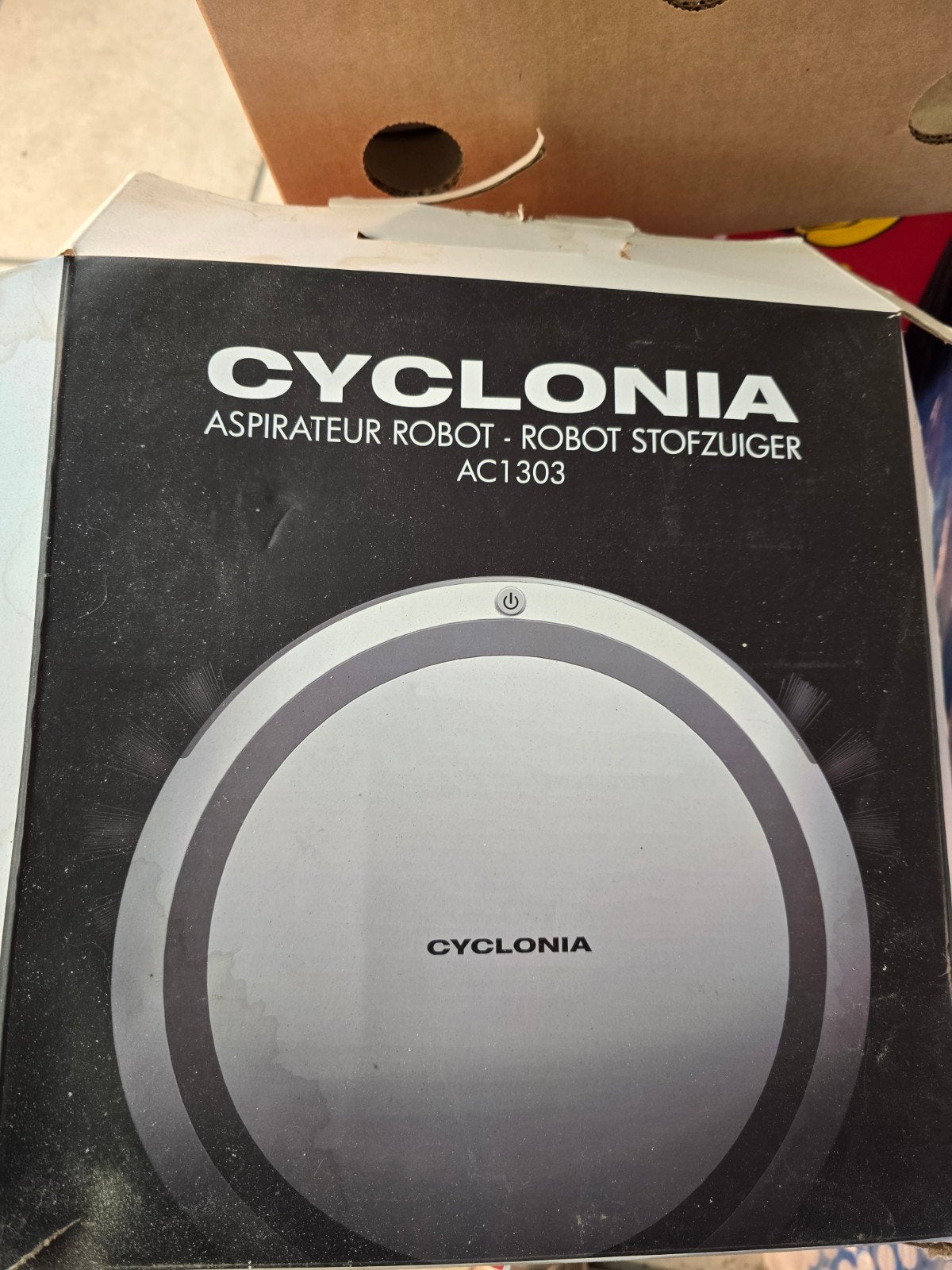 Aspirateur robot Cyclonia neuf, Electroménager, Enlèvement, Aspirateur robot