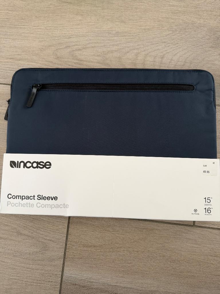 Incase Compact Sleeve MacBook Pro 15" / 16" - Nieuw, Computers en Software, Apple Macbooks, Ophalen, Nieuw, 15 inch, MacBook