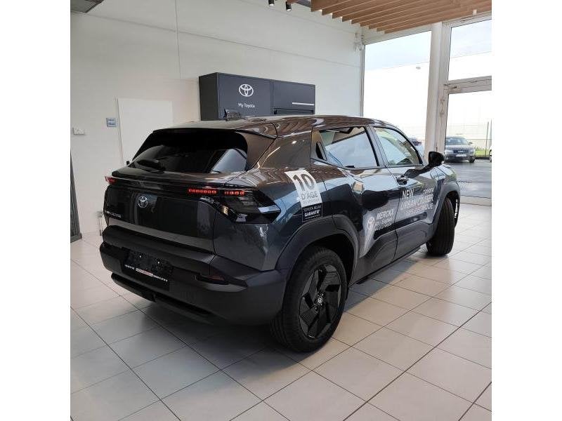 Toyota Urban Cruiser Executive, Automaat, 128 kW, Zwart, Elektrisch