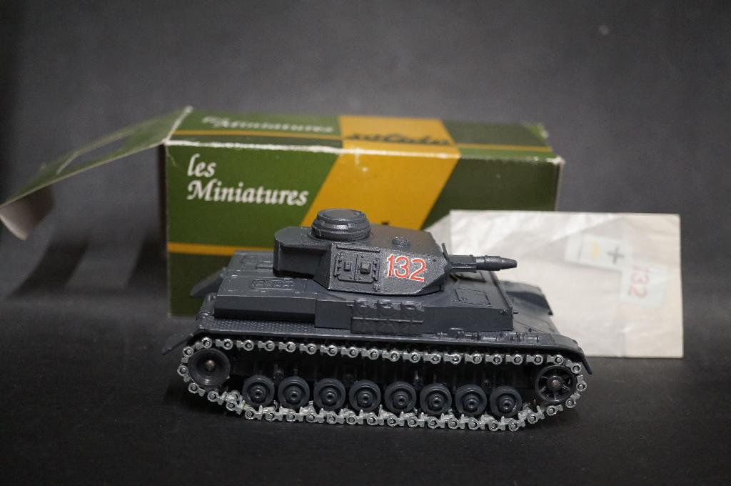 Solido Duitse Panzer IV tank - 1/50 - TOP, Hobby en Vrije tijd, Modelauto's | 1:50, Ophalen of Verzenden, Zo goed als nieuw