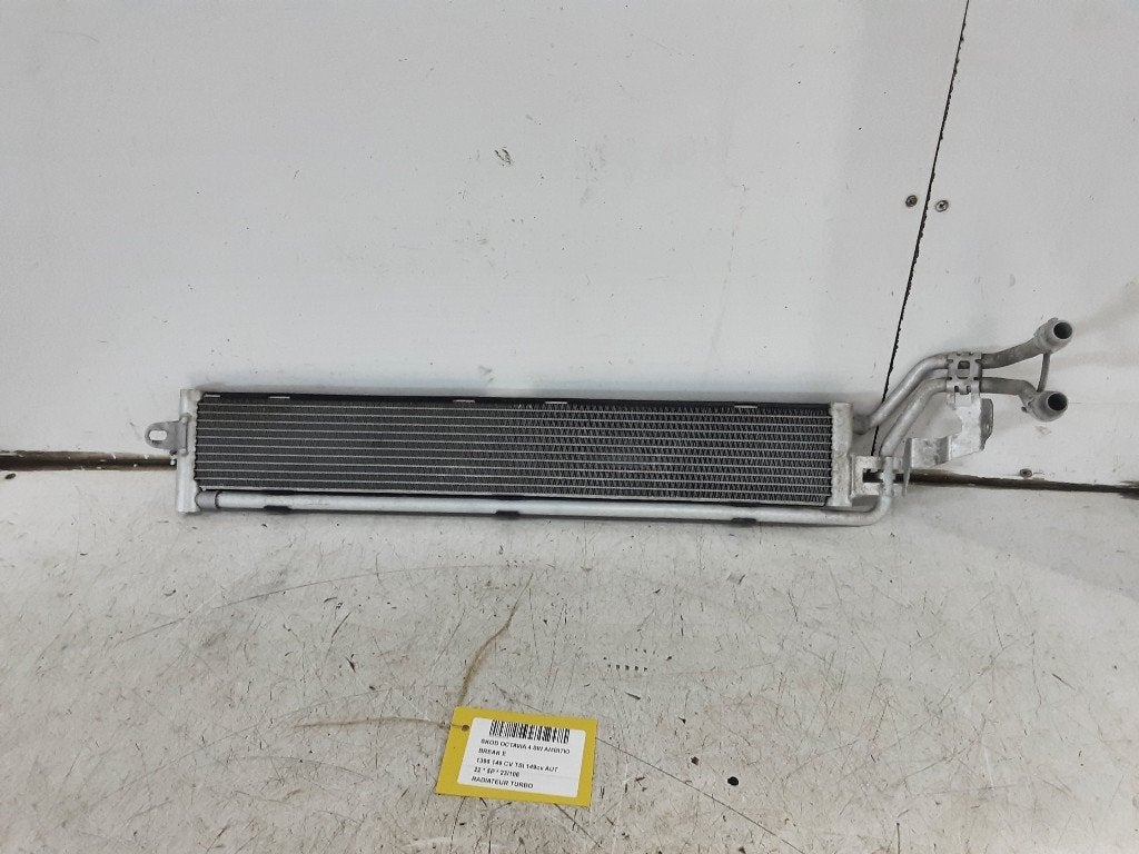 RADIATEUR INTERCOOLER Octavia Combi (NXAC) (5WA121251J), Gebruikt, Info@skoda-auto.de, Skoda, Max-Planck-Straße  3-5
64331  Weiterstadt, DE