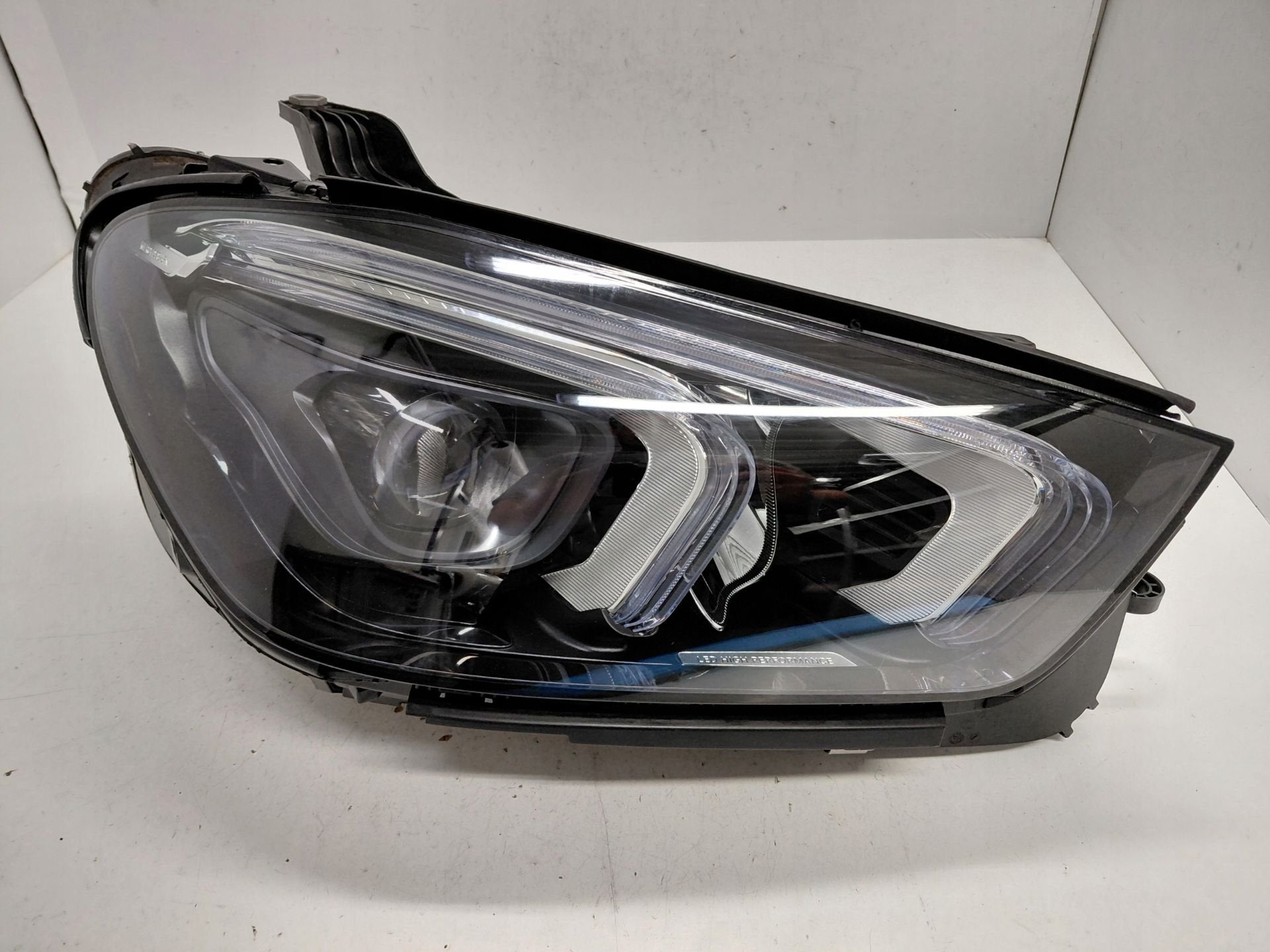 Phare droit Mercedes GLE W167, Autos : Pièces & Accessoires, Mercedes-Benz AG, Mercedes-Benz, Utilisé, Mercedesstrasse 120
70372  Stuttgart, DE