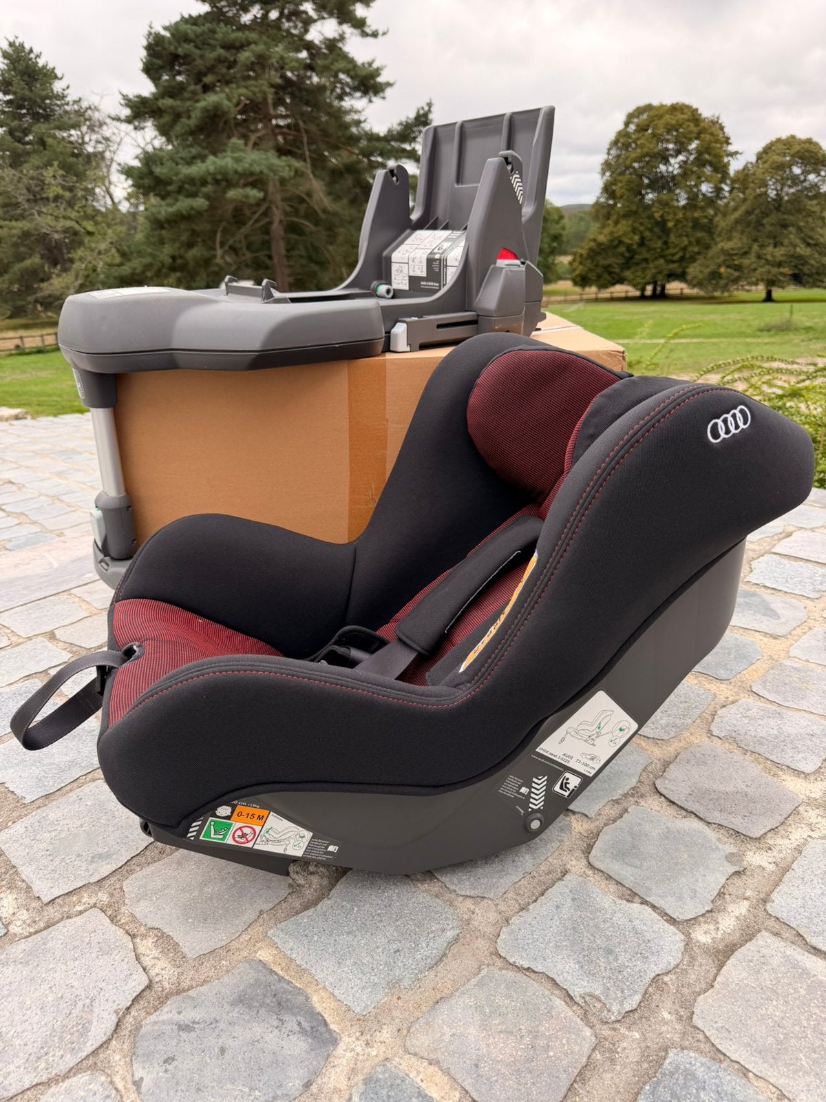 Siège enfant Audi I-SIZE, 1-4 ans, noir/rouge, Enfants & Bébés, Sièges auto, Autres marques, Enlèvement, Utilisé, Isofix
