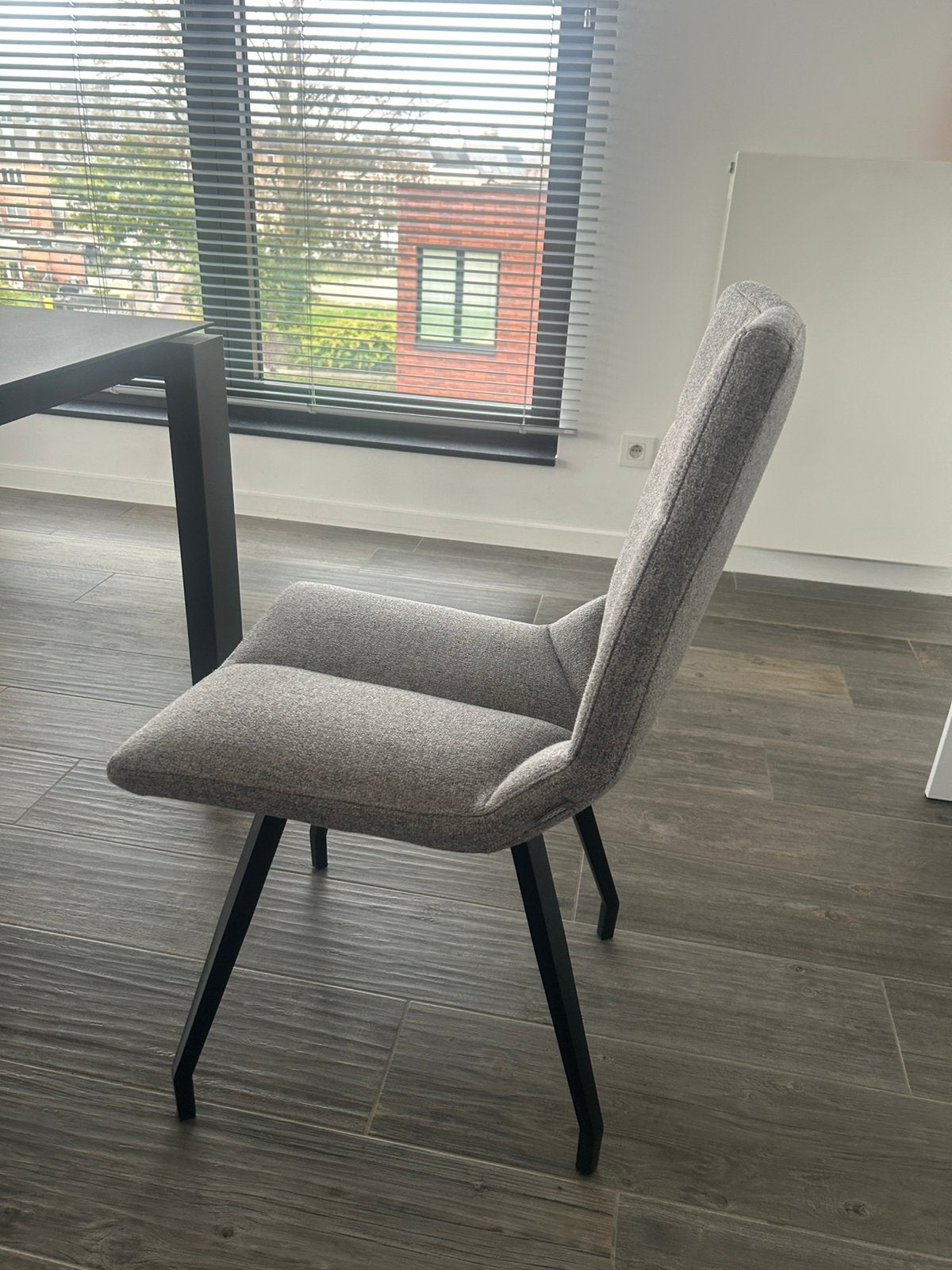 6 Artella eetkamerstoelen grijs, Ophalen, Zo goed als nieuw