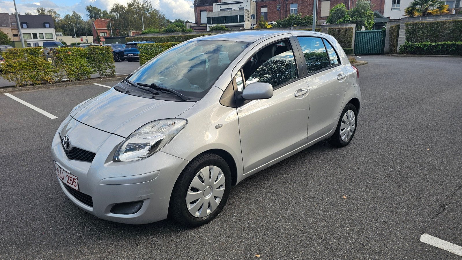 Toyota yaris 1.3 Airco, Navigation, Camera, Autos, Achat, Entreprise, Boîte manuelle, 1300 cm³