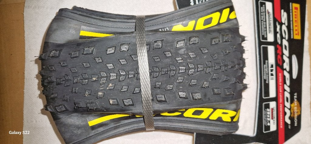 Pirelli Scorpion XCRC 29x2.4 Lite mountainbikeband, Fietsen en Brommers, Ophalen of Verzenden, Nieuw, Band, Pirelli