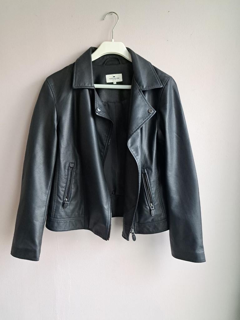 Joli blouson en similicuir. Porté une seule fois, Enlèvement, Manteau