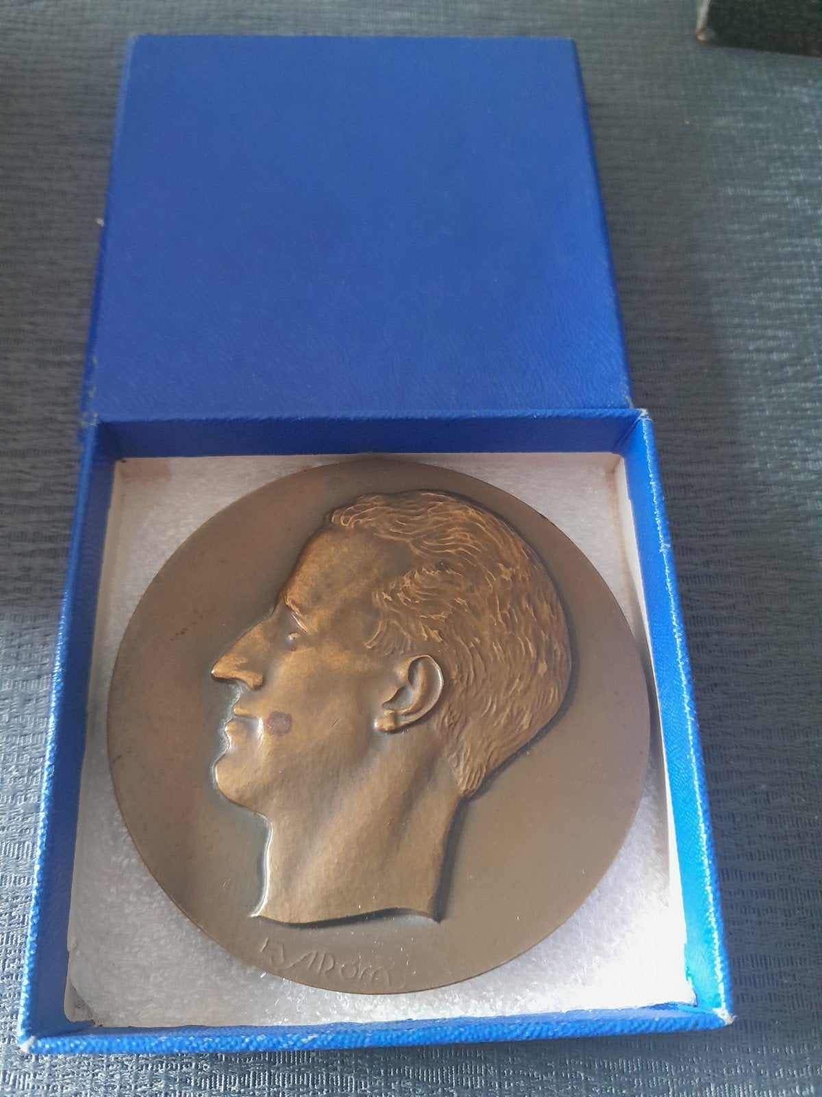 médaille en bronze du roi Baudouin et cadeau, Timbres & Monnaies, Enlèvement ou Envoi, Bronze