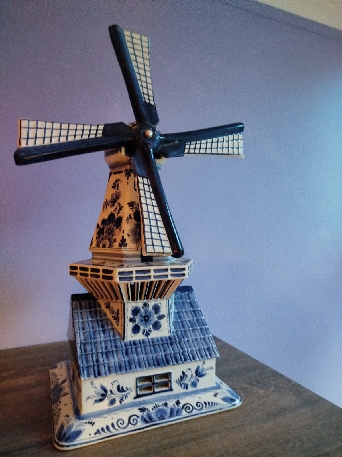 Delfs blauwe molen met lampje, Enlèvement