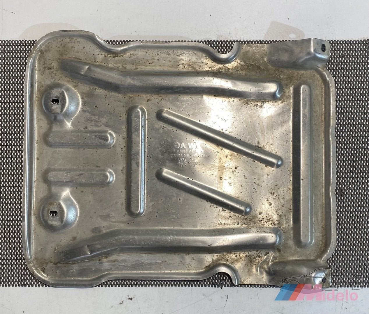VW GOLF VIII MOTORBESCHERMPLAAT 5Q0825230K, Gebruikt, -, Volkswagen, -