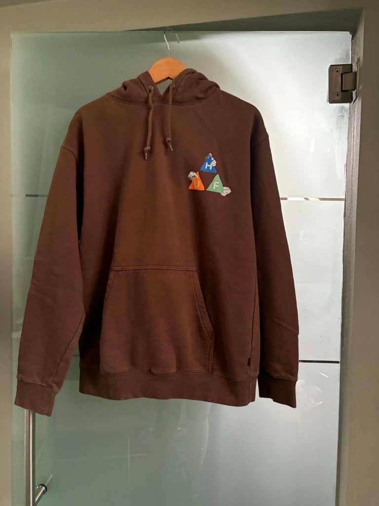 HUF Worldwide 'Triple Triangle / Hands' Hoodie – Bruin, Kleding | Heren, Bruin, Maat 48/50 (M), Ophalen of Verzenden, Zo goed als nieuw