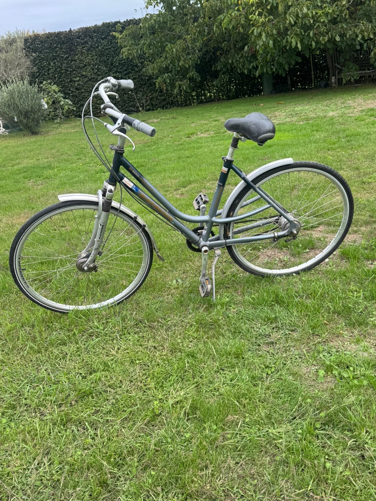 Damens fiets, Fietsen en Brommers, Ophalen of Verzenden, Zo goed als nieuw