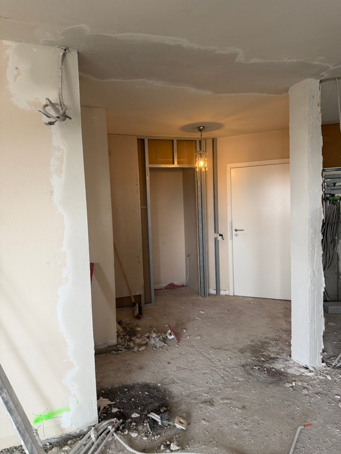 Travaux plafonnage - gyproc - cloison - peinture et finition, Enlèvement ou Envoi, Comme neuf