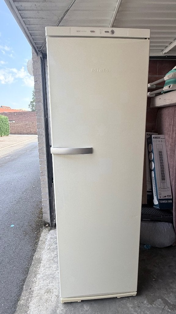 Miele No Frost Diepvrieskast 257L – Topstaat, Elektronische apparatuur, Vriezers en Diepvrieskisten, Gebruikt, 160 cm of meer