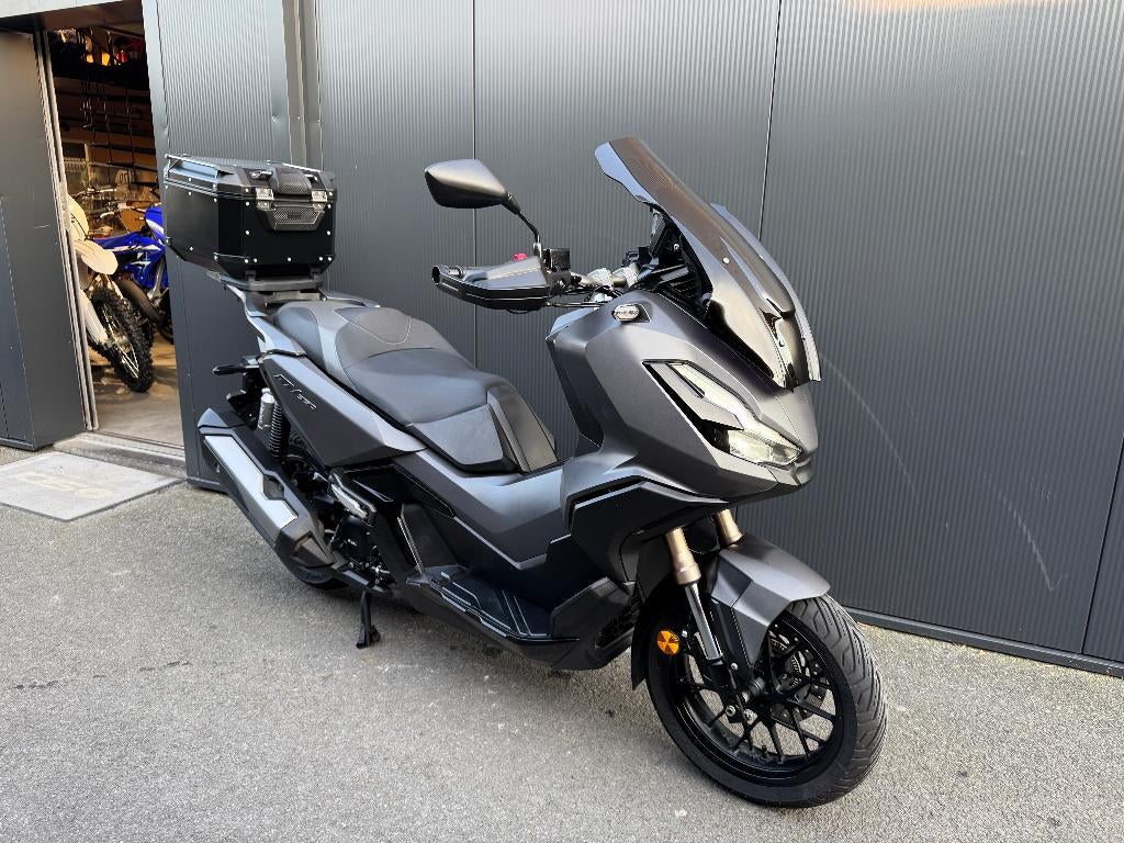 Honda - HONDA ADV 350, Motoren, Handvatverwarming, Scooter, Bedrijf, Minimaal motorrijbewijs A2