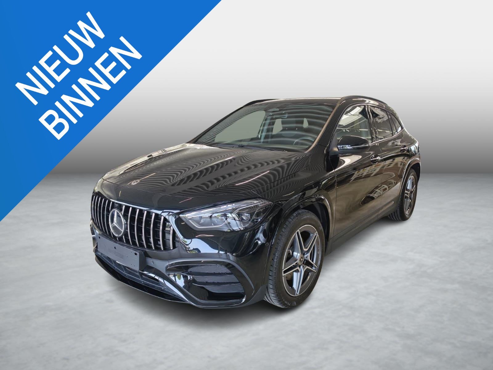 Mercedes-Benz GLA GLA 180 AMG Line, Auto's, Stof, Gebruikt, 4 cilinders, 136 pk