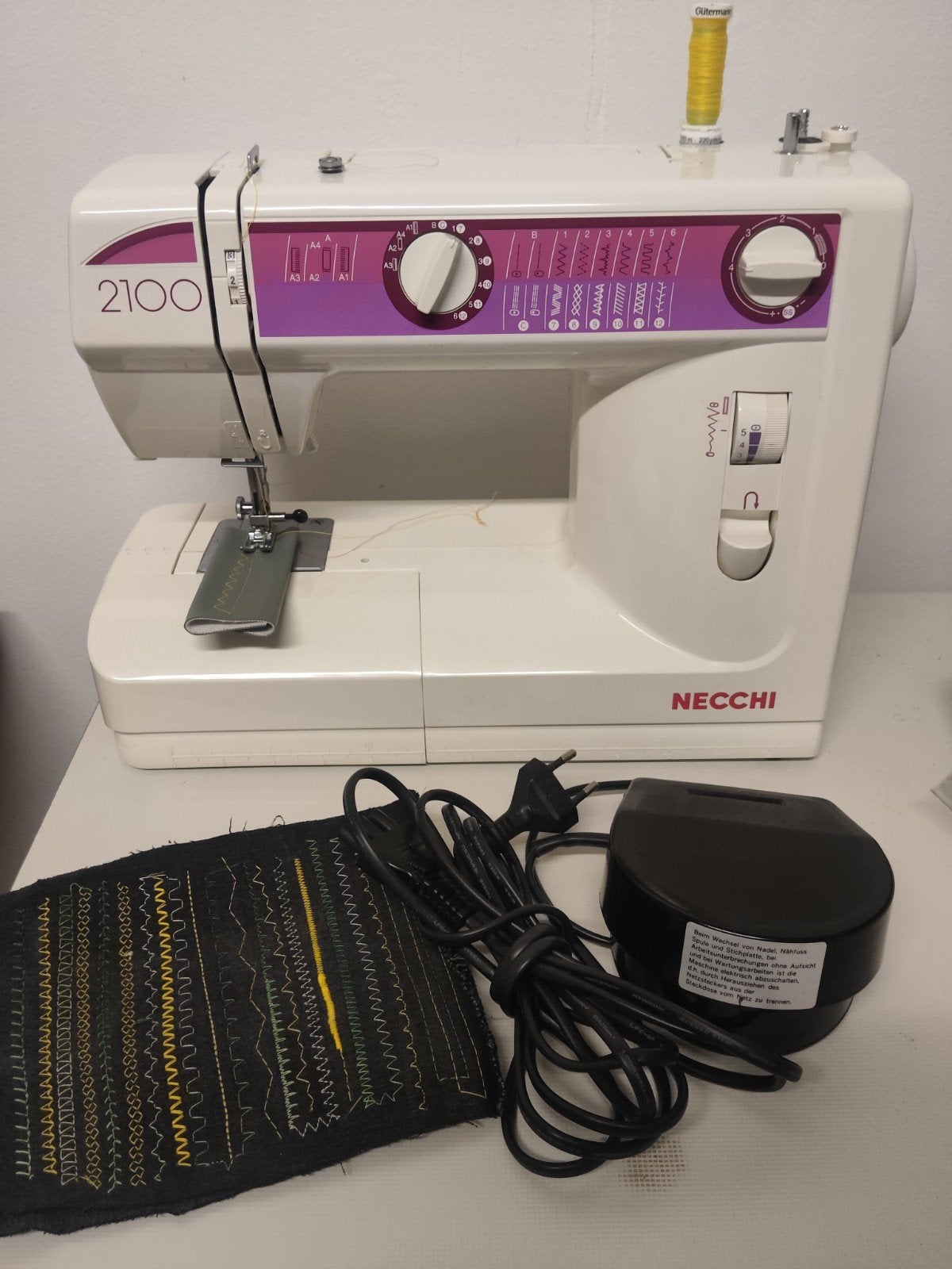 Necchi 2100 naaimachine gereviseerd klaar voor gebruik, Hobby en Vrije tijd, Ophalen of Verzenden, Naaimachine