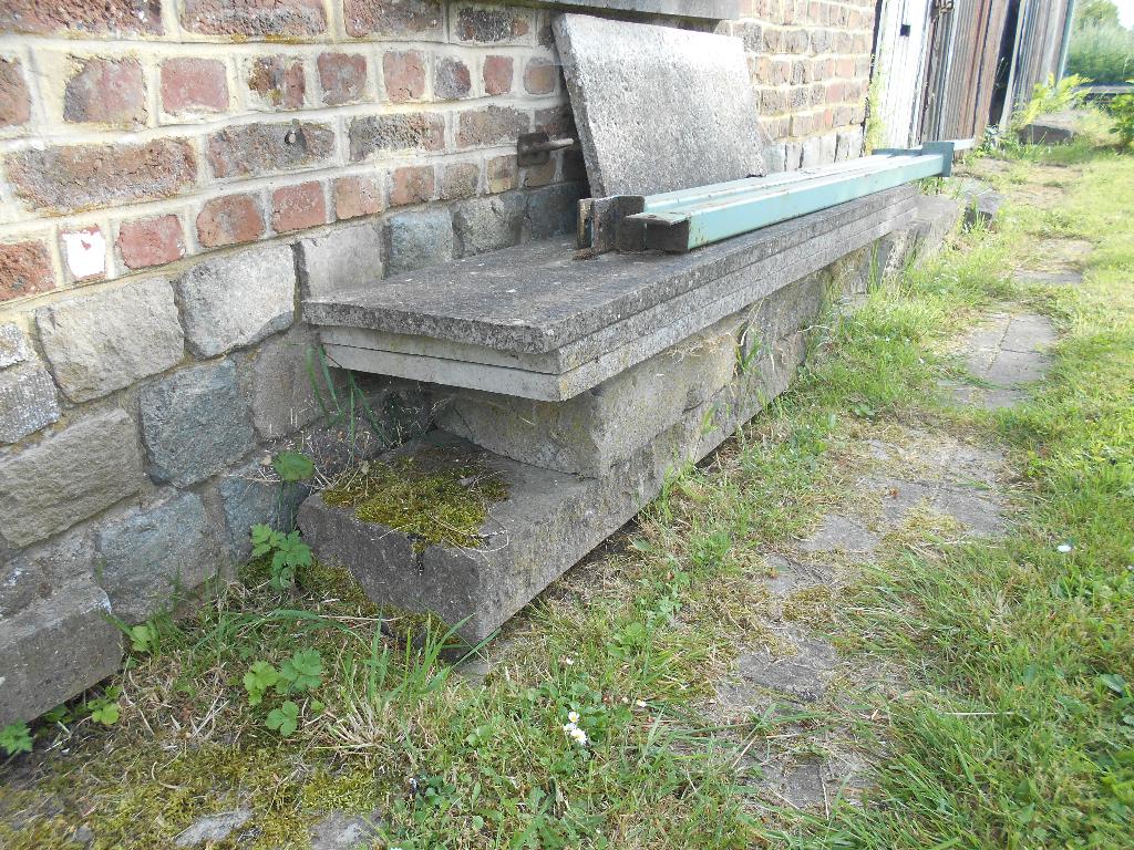 Pierre à donner, Enlèvement, Utilisé, Béton