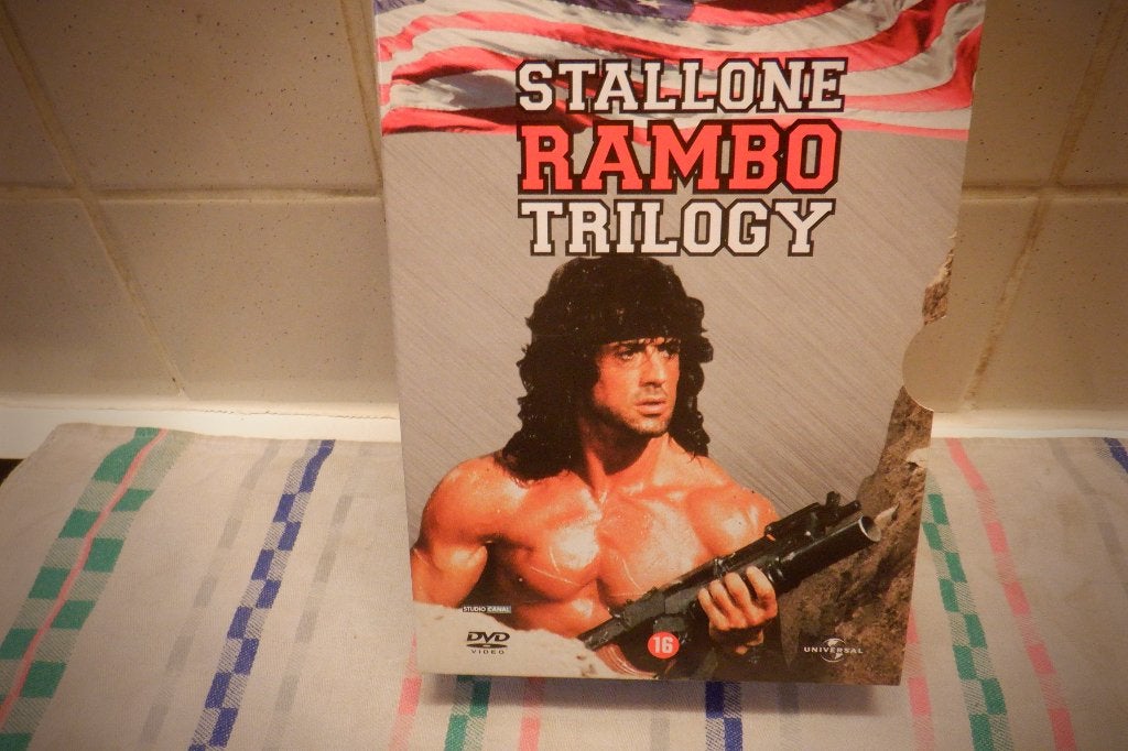 DVD BOX Rambo Trilogy(Sylvester Stallone), CD & DVD, DVD | Action, Action, Enlèvement ou Envoi, Anglais, À partir de 16 ans