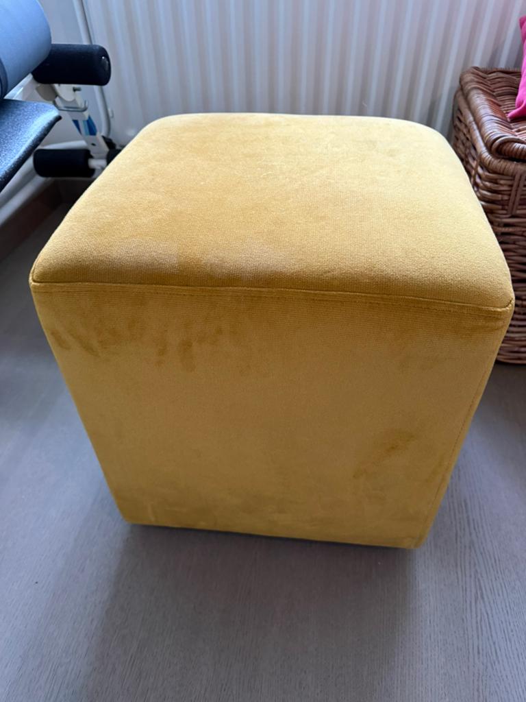 Pouf à roulettes jaune ocre, Enlèvement, Comme neuf