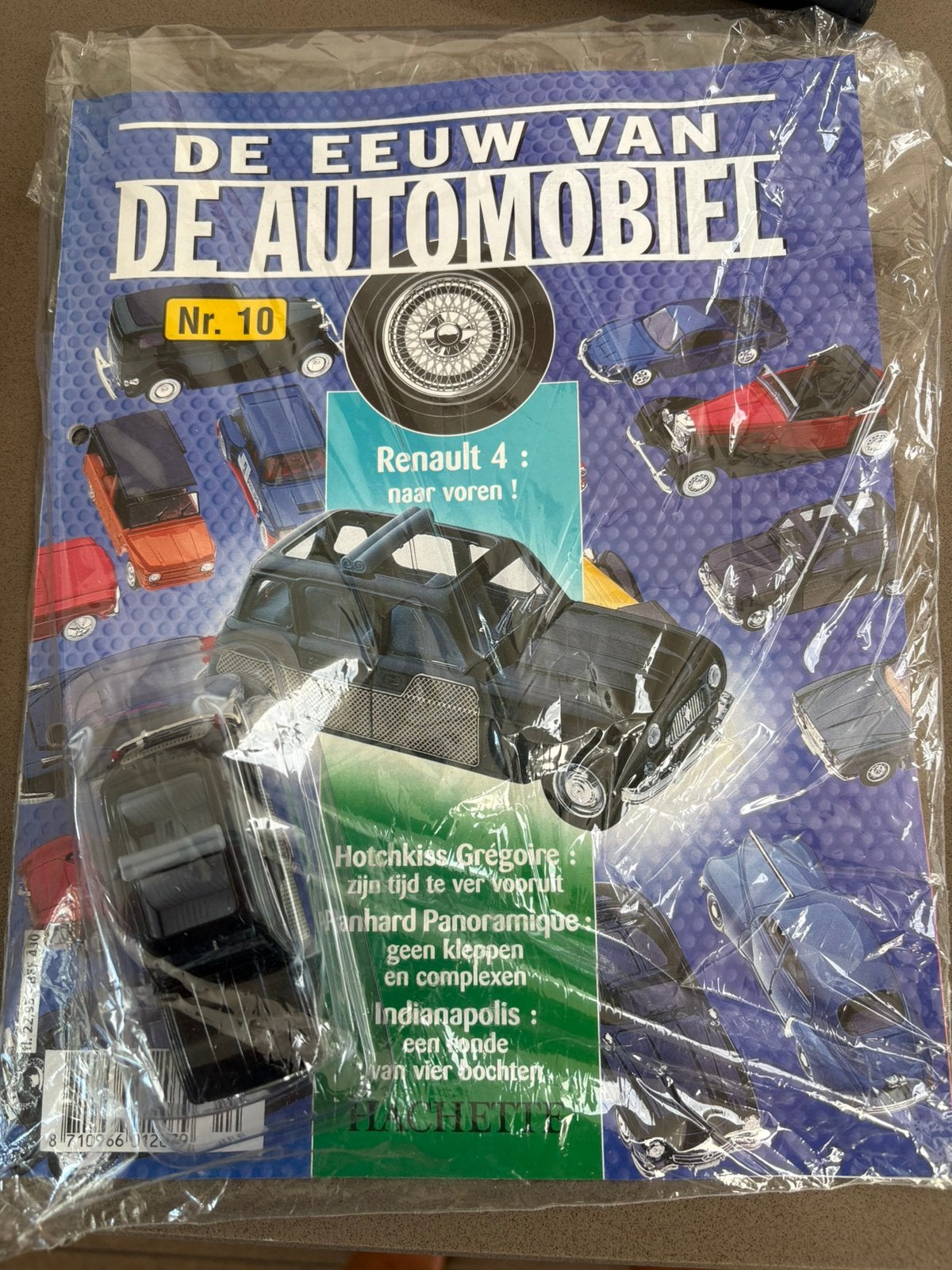 Solido: Renault 4 +mag.eeuw vd automobiel en 2 doosjes, Hobby en Vrije tijd, Modelauto's | 1:43, Ophalen of Verzenden, Zo goed als nieuw