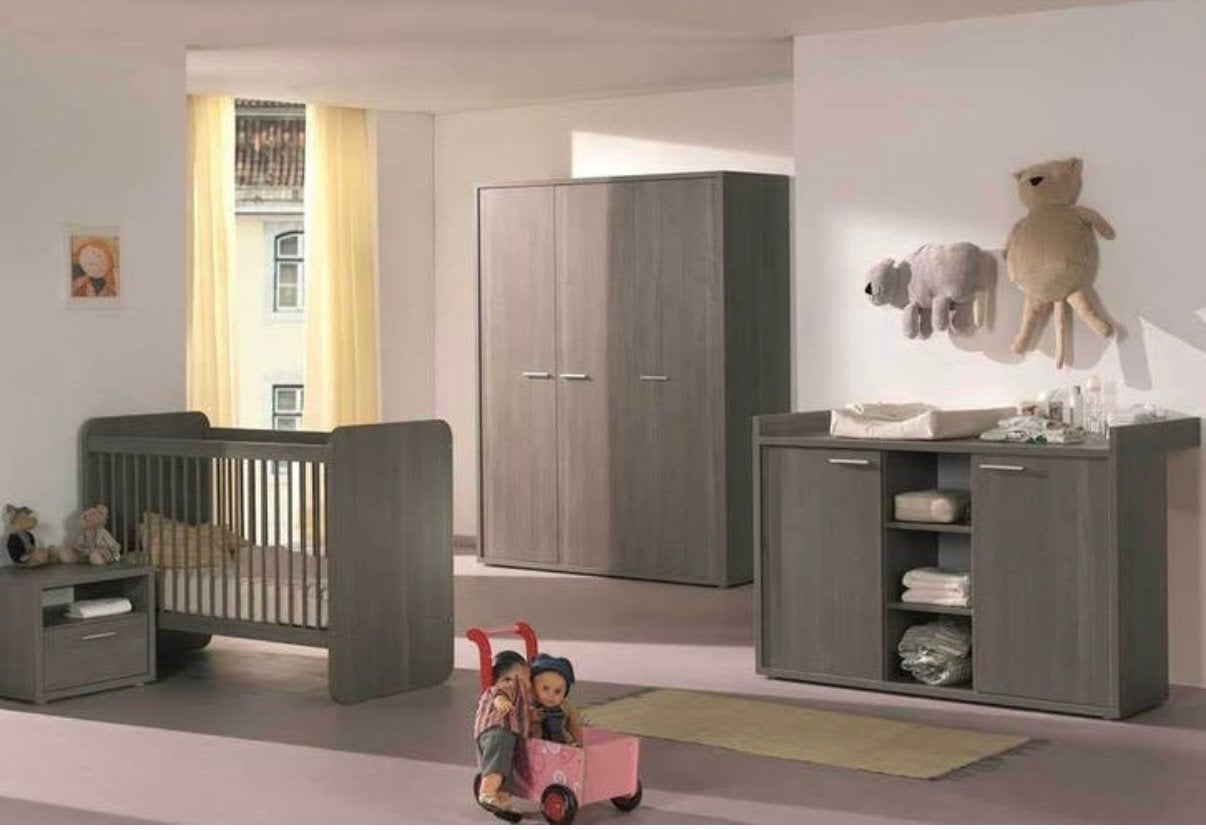 Kleerkast, commode, nachtkastje en bureau Luca te koop, Kinderen en Baby's, Kinderkamer | Complete kinderkamers, Ophalen, Zo goed als nieuw