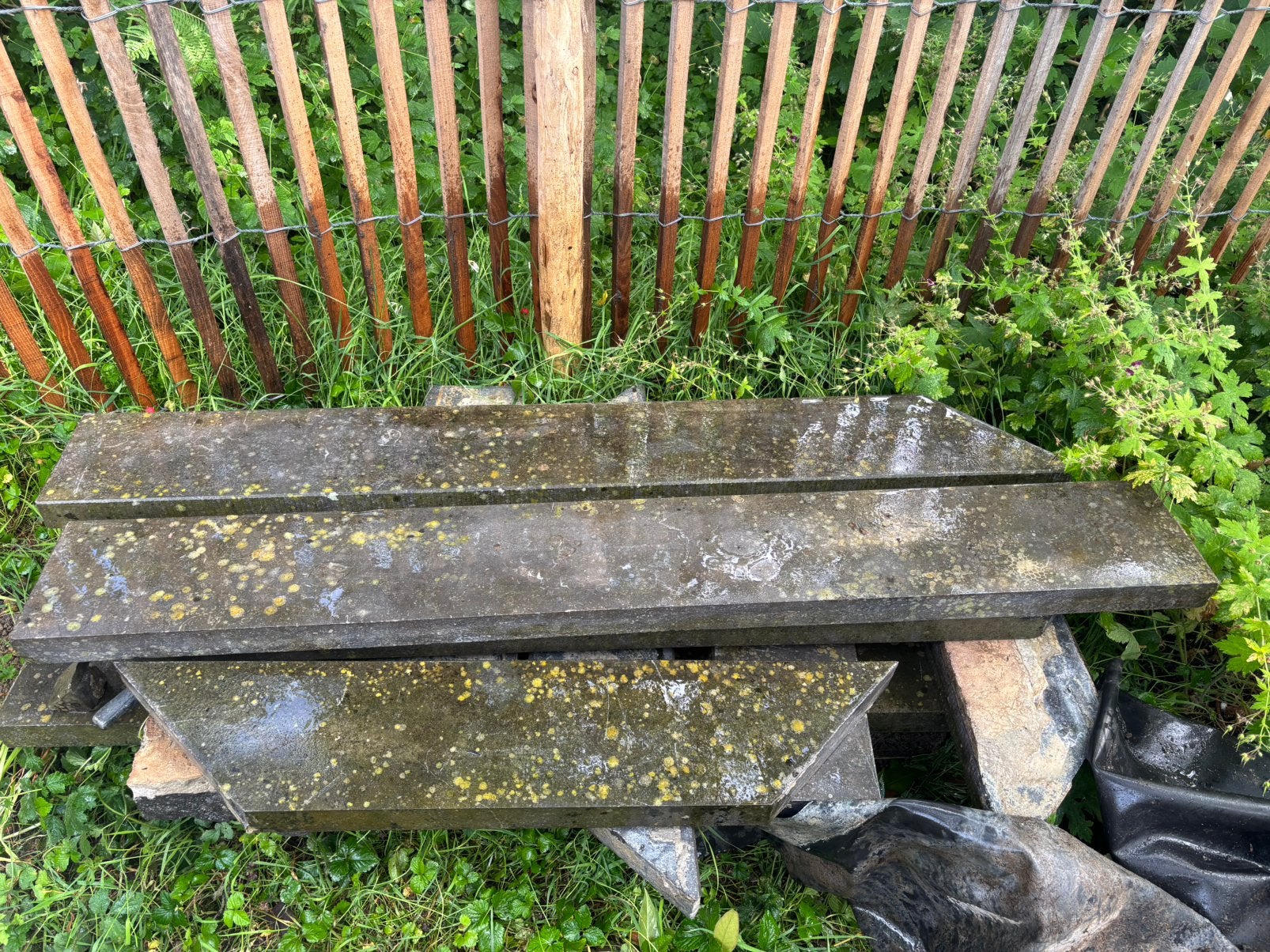 Un lot de tablettes de Pierre bleue à donner à Beersel, Enlèvement, Utilisé, Autres matériaux