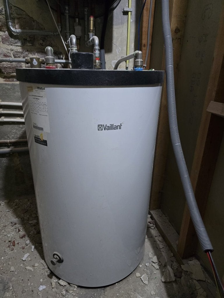 Boiler Vaillant VIH R 150/6 B (144L) peu servi, en fonction, Bricolage & Construction, Chauffe-eau & Boilers, 100 litres ou plus