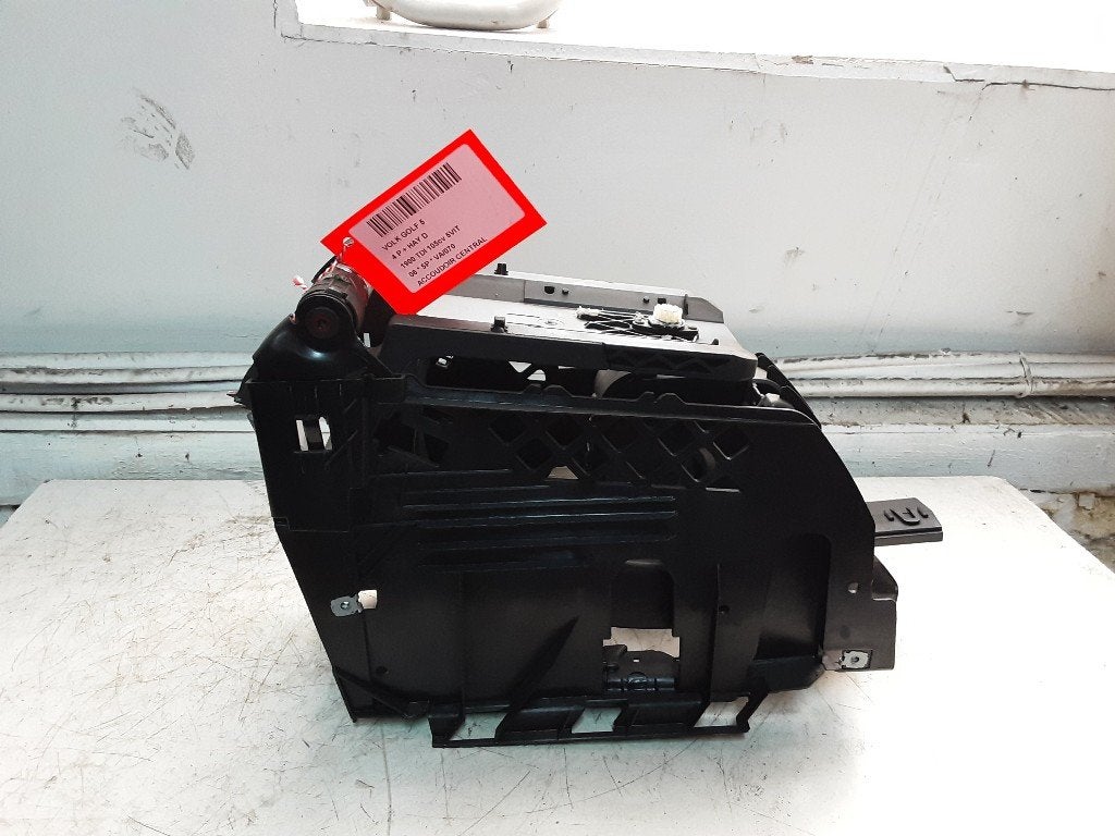 CONSOLE CENTRALE Volkswagen Golf V (1K1) (1K5864251B), Volkswagen, Mevr. I. Hauben, Utilisé, Rue de l'Espoir 34 34
4030  GRIVEGNÉE, BE