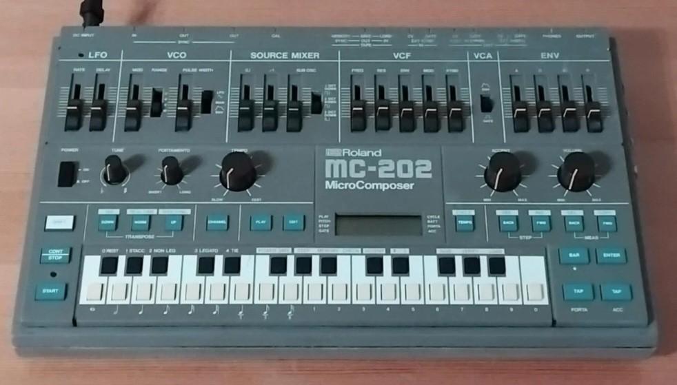 Roland MC-202 + Kit Kenton – Synthétiseur Analogique Vintage, Musique & Instruments, Enlèvement ou Envoi, Roland