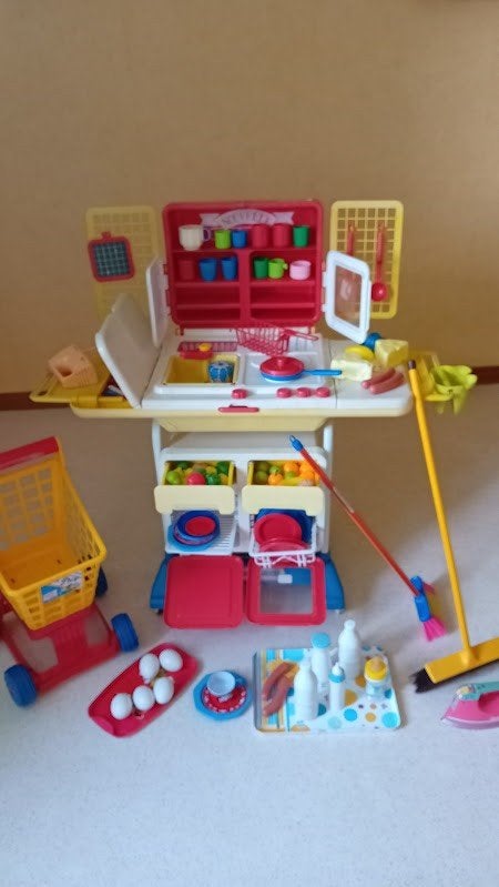 Keukentje met toebehoren., Kinderen en Baby's, Ophalen, Gebruikt, Kunststof, Speelkeuken-accessoire