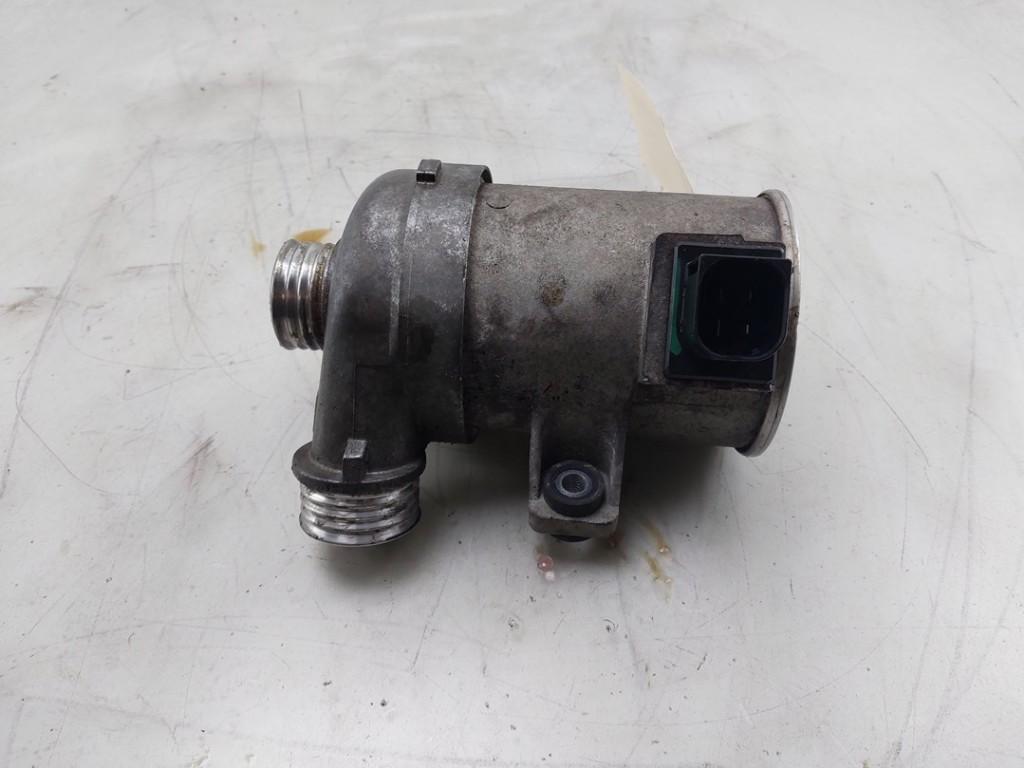 POMPE A EAU BMW X5 (F15) (01-2013/07-2018), Dhr. J. Ham, Administratie@autoham.nl, Utilisé, BMW