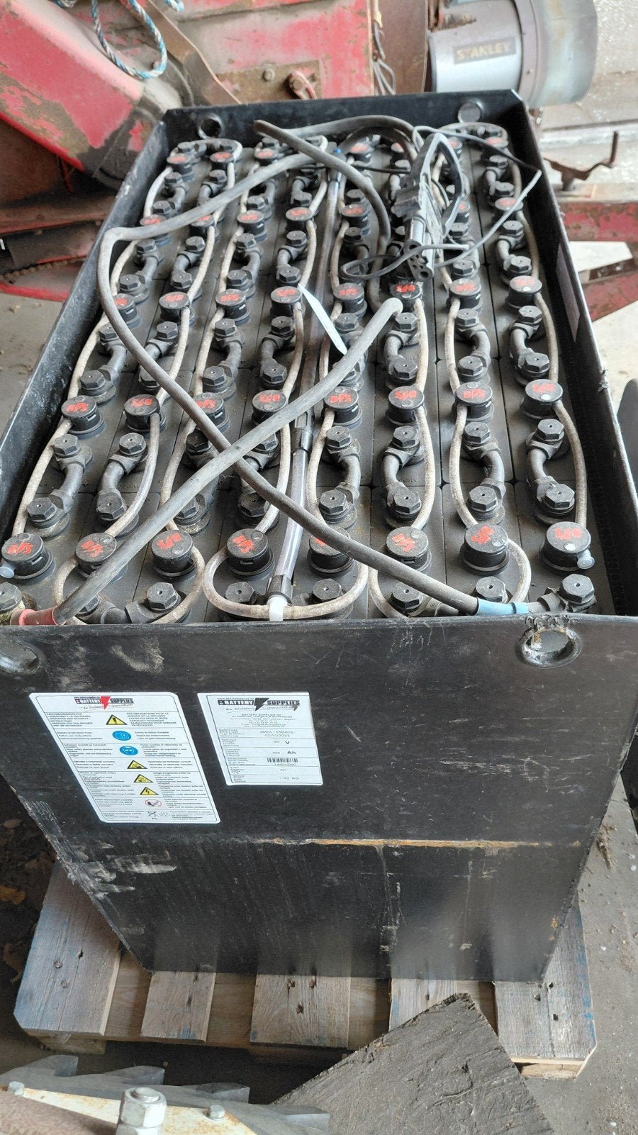 BUITENKANS!!! Jonge 80v batterij voor heftruck, Zakelijke goederen, Machines en Bouw | Heftrucks en Intern transport, Ophalen