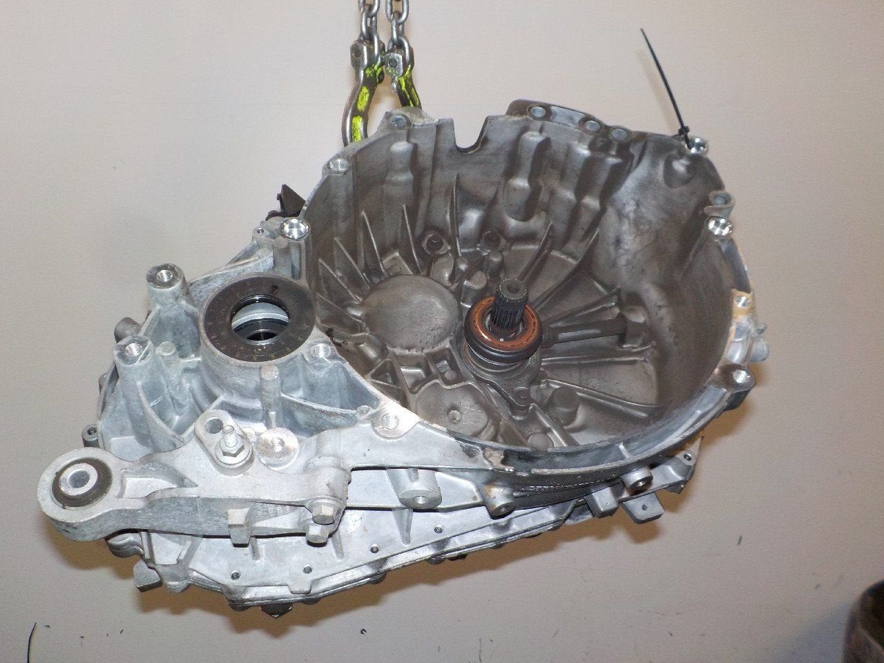 Versnellingsbak schakel Volvo V40, Onderdelen@venauto.nl, Van der Ven Autorecycling B.V., Gebruikt, Ettenseweg 76, 4706 PB Roosendaal, The Netherlands